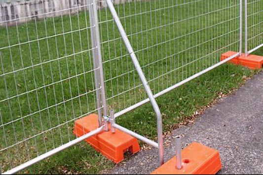 temp fence bracing